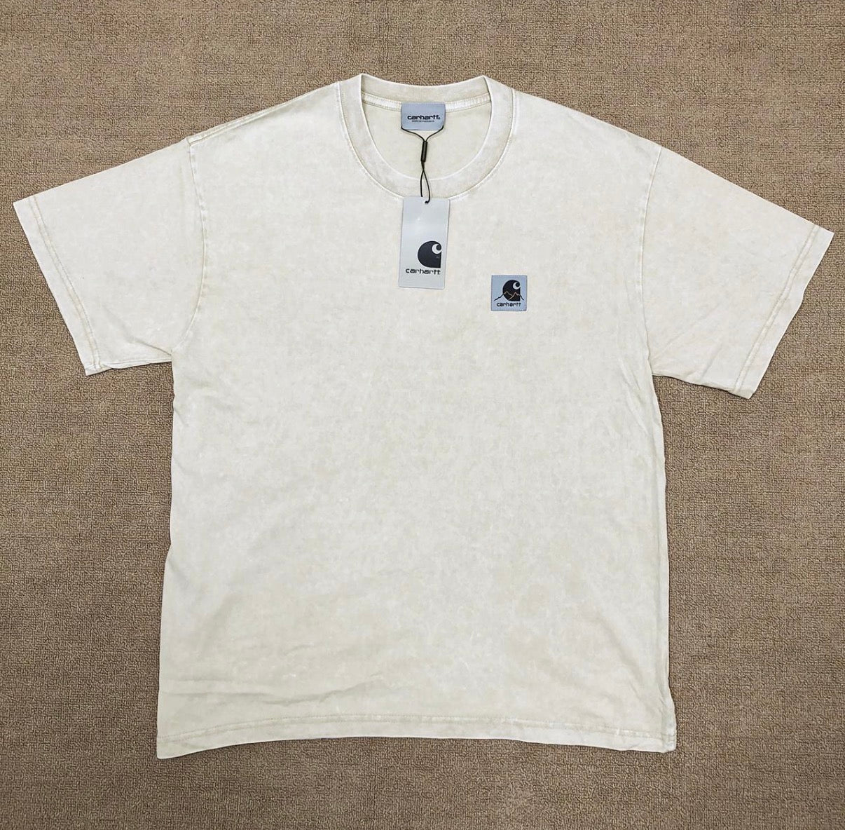 Camiseta Carhartt Efecto Desgastado – Logo Patch