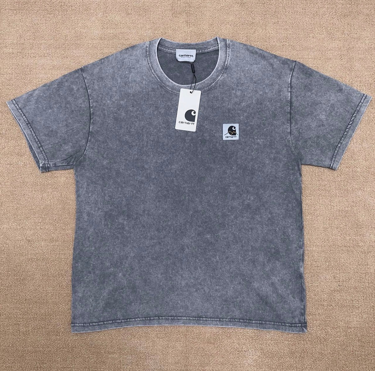 Camiseta Carhartt Efecto Desgastado – Logo Patch